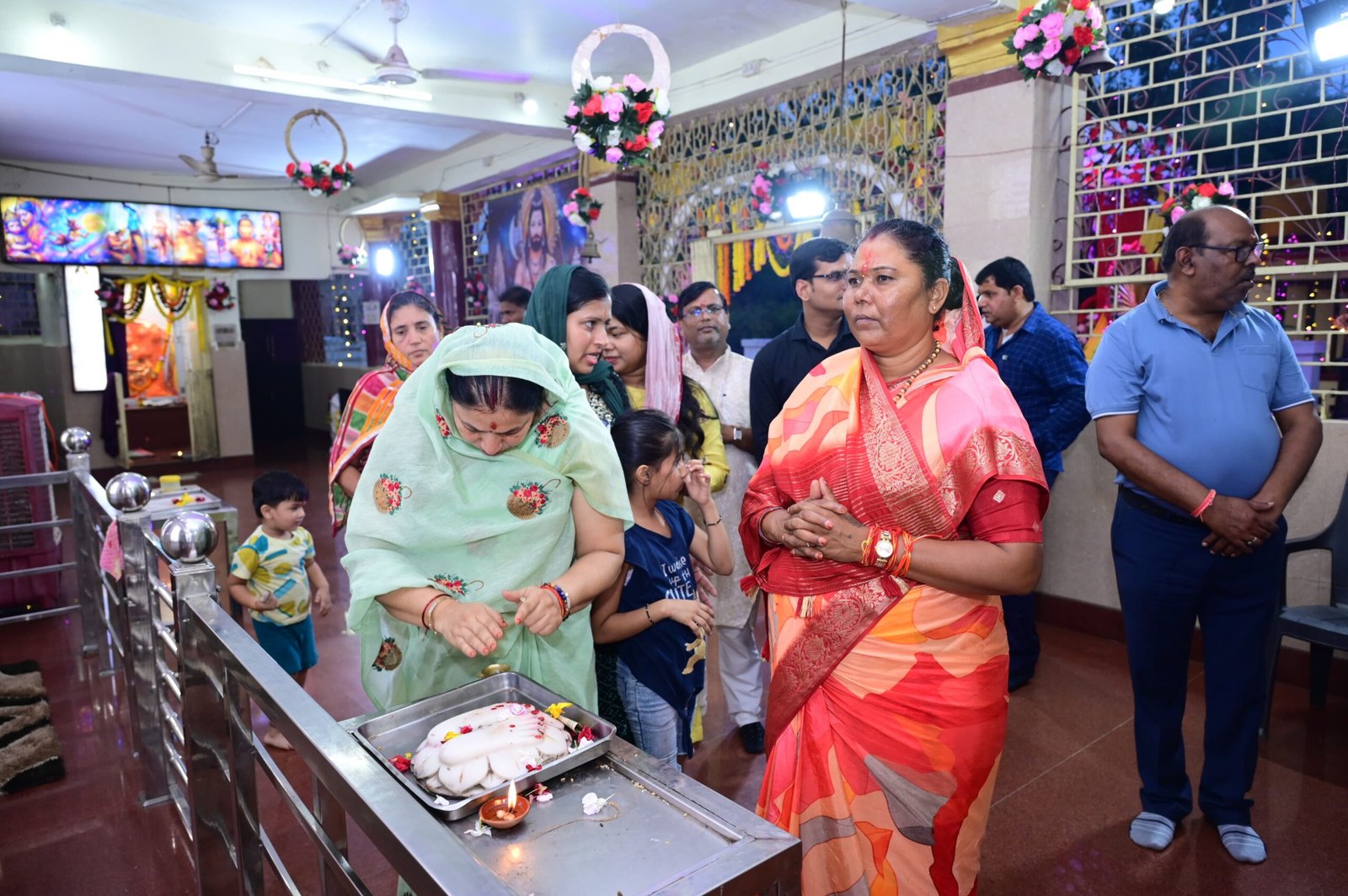 पत्थलगांव में विधायक गोमती साय ने किए शहर के सभी पंडालों में माता रानी के दर्शन, क्षेत्र की सुख-समृद्धि के लिए की प्रार्थना