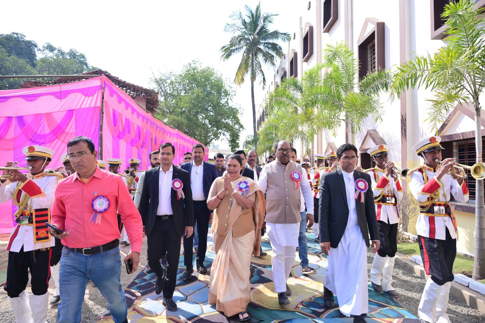 St. Xavier’s English Medium School पत्थलगांव के वार्षिक उत्सव में शामिल हुईं विधायक गोमती साय