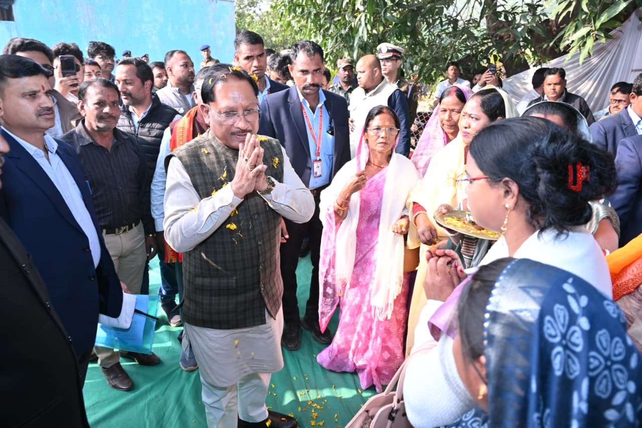 मुख्यमंत्री विष्णुदेव साय का जशपुर दौरा , दो वर्षों के सुशासन में विकास के नए आयाम, 1000 करोड़ से अधिक की सड़क-पुल परियोजनाएं स्वीकृत-विष्णु देव साय
