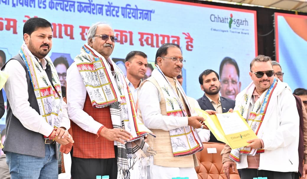 रायपुर में 100 एकड़ में सजेगी ‘चित्रोत्पला फिल्म सिटी’, सीएम साय ने किया भूमिपूजन; ‘गदर’ के मेकर ने दिया बड़ा प्रस्ताव