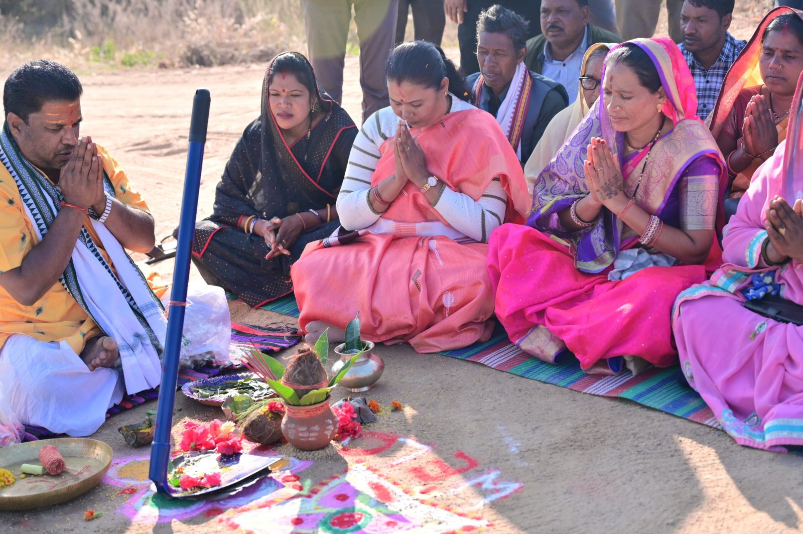 जशपुर: ग्राम झिमकी से खमगढ़ा तक बनेगी पक्की सड़क, विधायक गोमती साय ने किया भूमिपूजन, कहा- विकास को मिलेगी नई गति