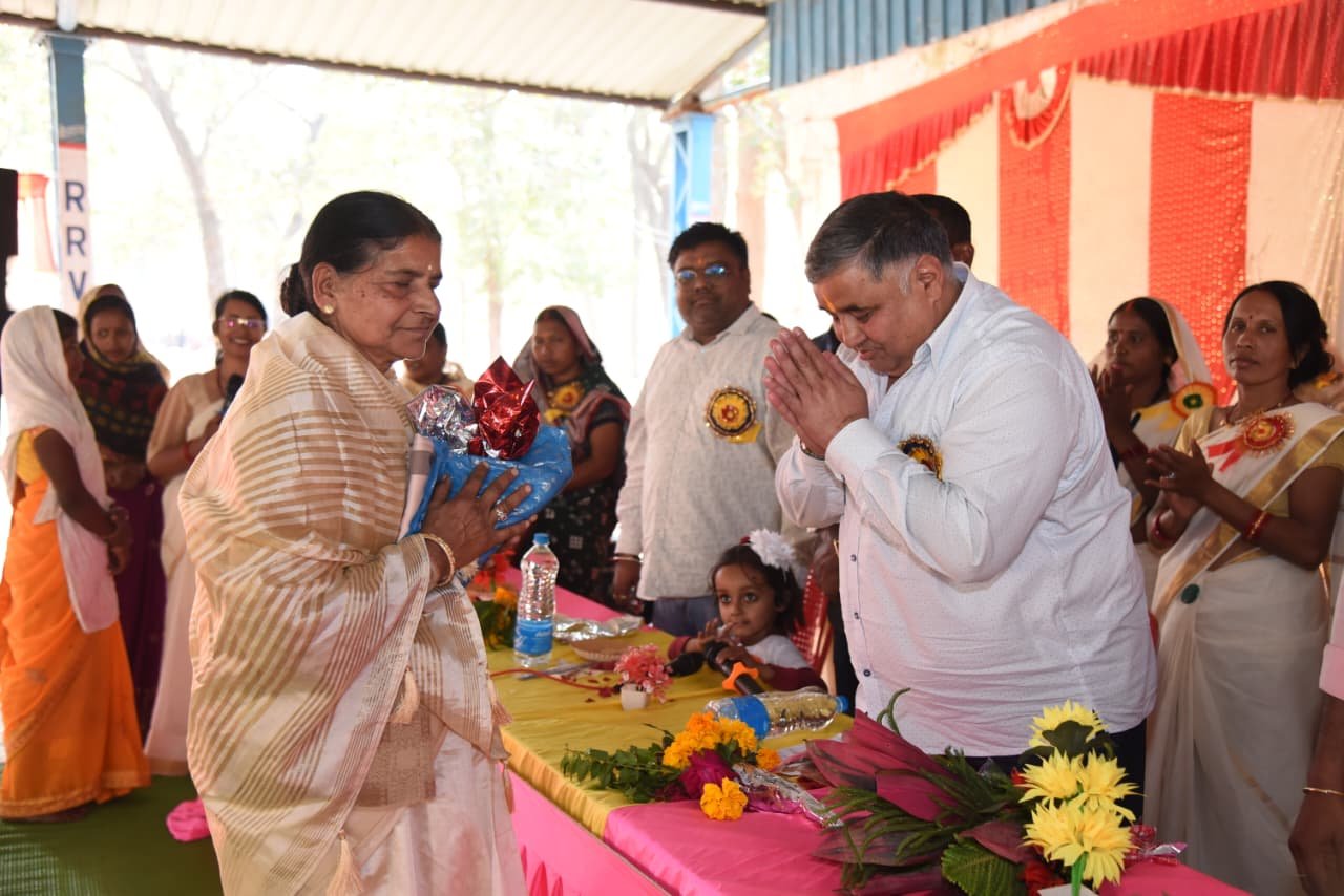 मितानिन बहनें ग्रामीण स्वास्थ्य की सबसे मजबूत कड़ी: रामगढ़ स्वास्थ्य सम्मेलन में शामिल हुए मंत्री राजेश अग्रवाल