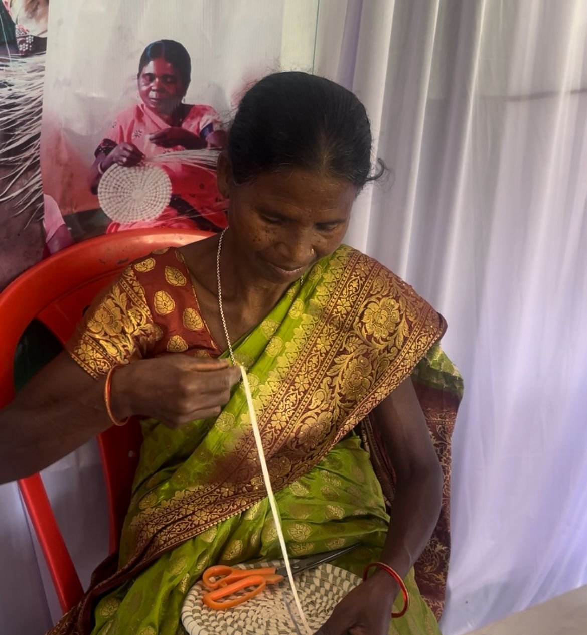 जशपुर: छिंद कासा की कला से आत्मनिर्भर बनीं सेम्हर कछार की महिलाएं