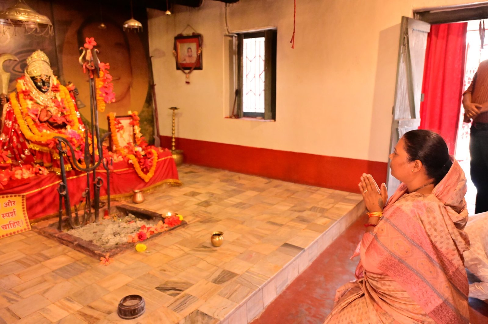 आध्यात्मिक ऊर्जा का केंद्र सोगड़ा आश्रम पहुंचीं विधायक गोमती साय