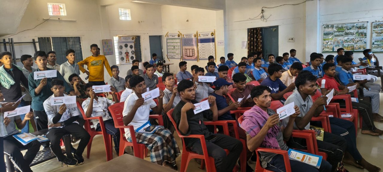 मुख्यधारा में लौटे युवाओं के लिए ‘कवच’ बनी साय सरकार; अब आयुष्मान कार्ड से मिलेगा मुफ्त इलाज