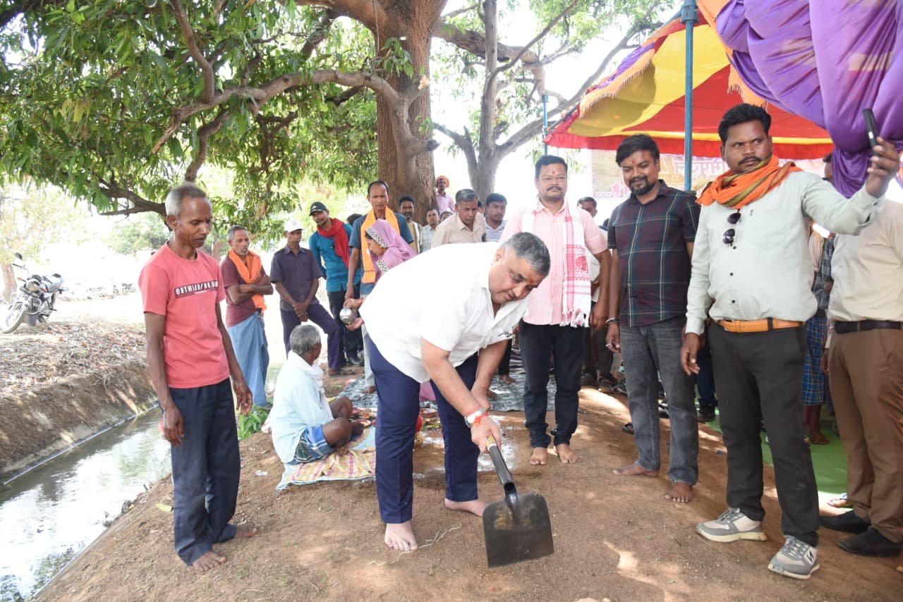 छत्तीसगढ़: जल प्रबंधन को धार दे रही साय सरकार; मंत्री राजेश अग्रवाल ने उदयपुर में किया ₹520 लाख के जलाशय कार्यों का भूमिपूजन