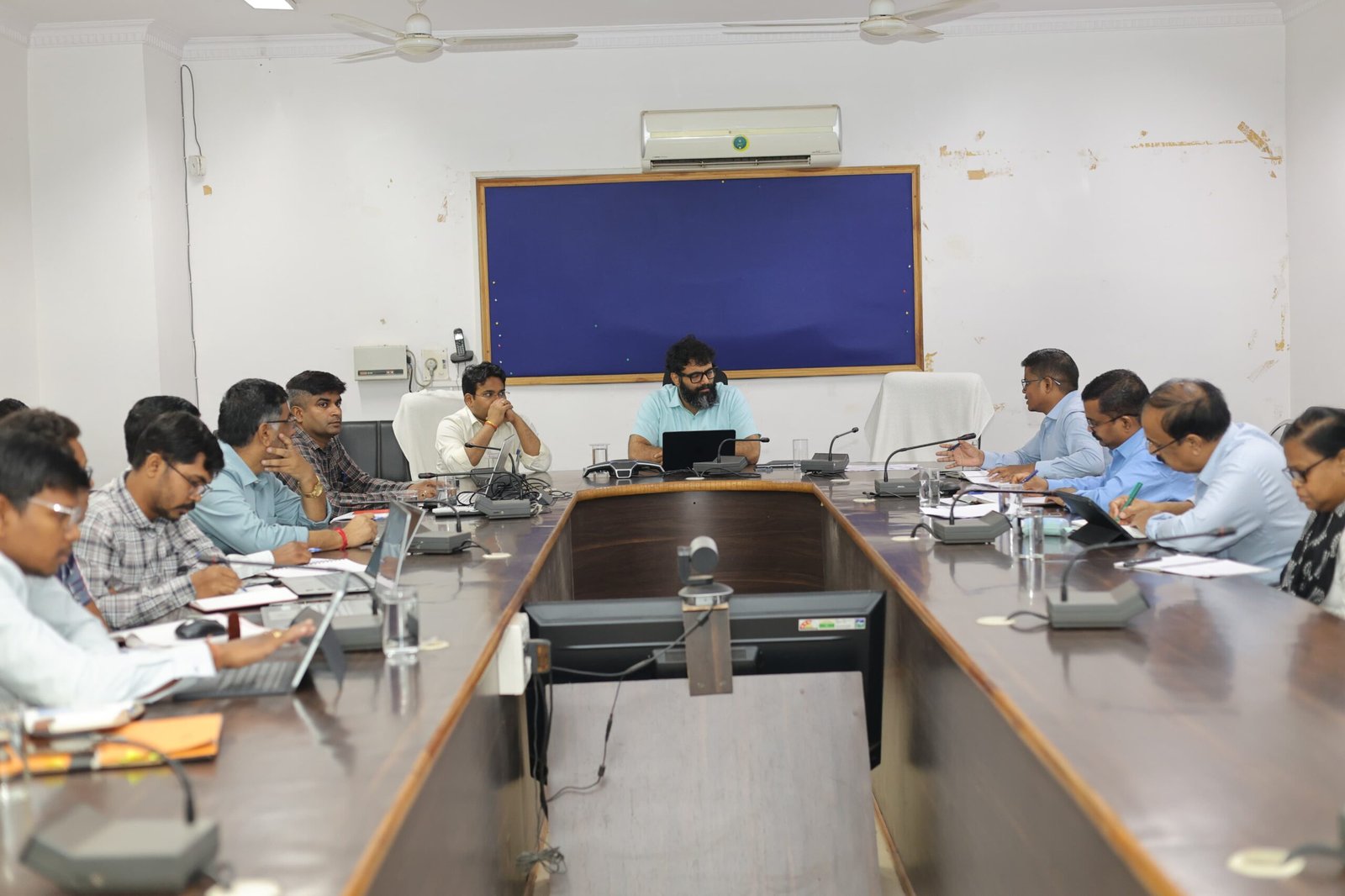 राशि मिलने के बाद भी पीएम आवास का काम न करने वालों पर गिरेगी गाज, निरस्त होगी स्वीकृति: जशपुर कलेक्टर