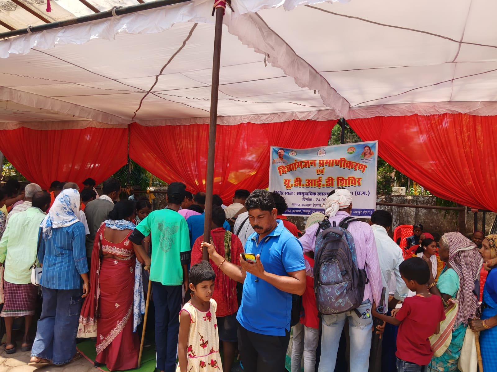 बगीचा में दिव्यांगजनों के लिए लगा विशेष शिविर: 368 को मिला सीधा लाभ, 88 वर्षीय सालो देवी को मिला ‘सुनने का सहारा’