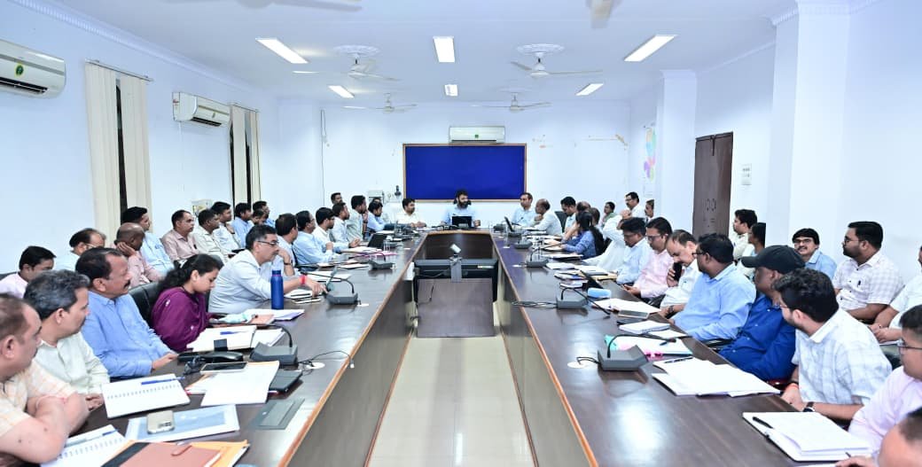 जशपुर: कलेक्टर ने की स्वतंत्रता दिवस की तैयारियों की समीक्षा, अधिकारियों को दिए स्कूल और छात्रावासों के औचक निरीक्षण के कड़े निर्देश